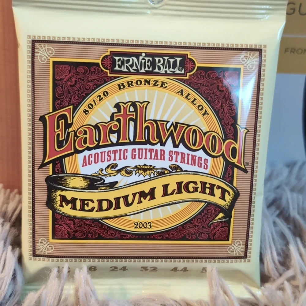 Acoustic guitar (Adam Levine series) - Picture 2 of 7